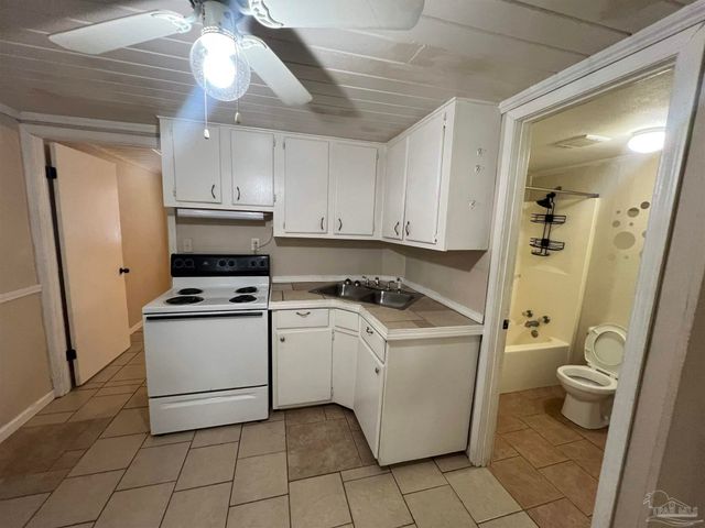 1036 Hawthorne Dr B, Pensacola, FL 32507