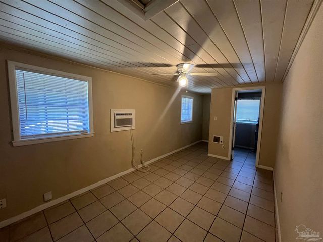 1036 Hawthorne Dr B, Pensacola, FL 32507
