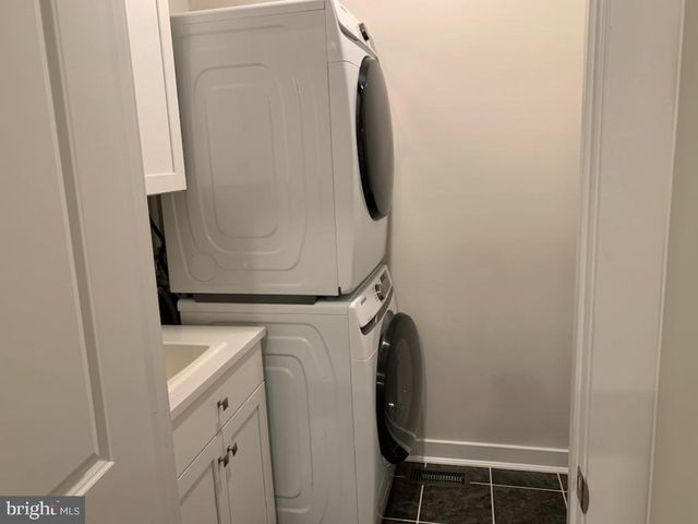 13262 WOODLAND PARK RD, Herndon, VA 20171