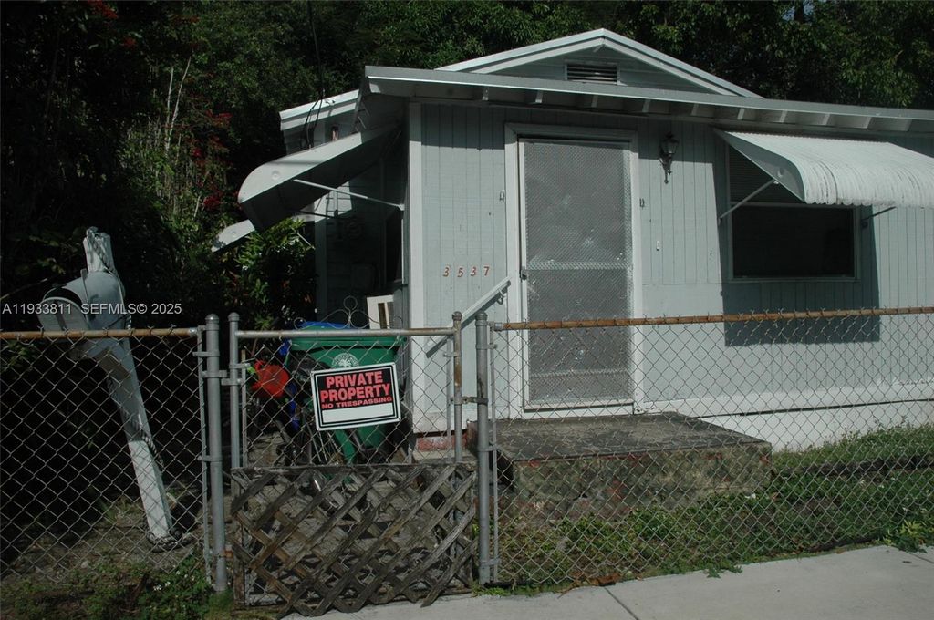 3537 Charles Ave, Miami, FL 33133