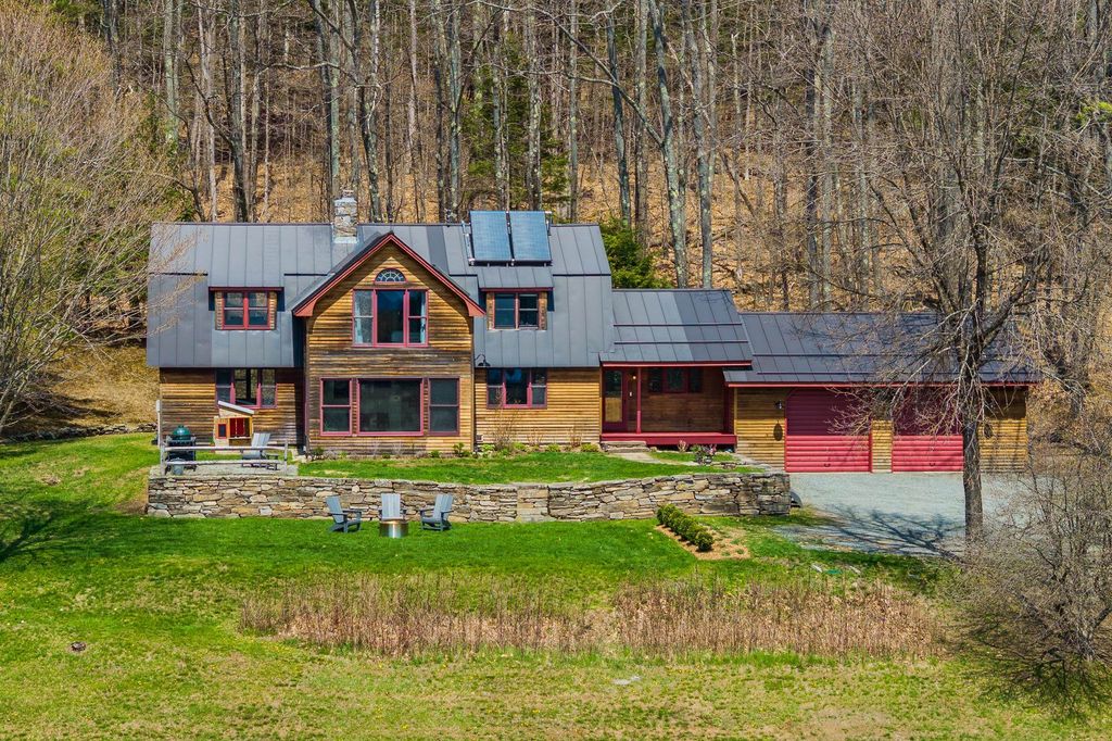 Image 1 of property listing at 1693 Five Corners Road, Thetford, VT 05074
