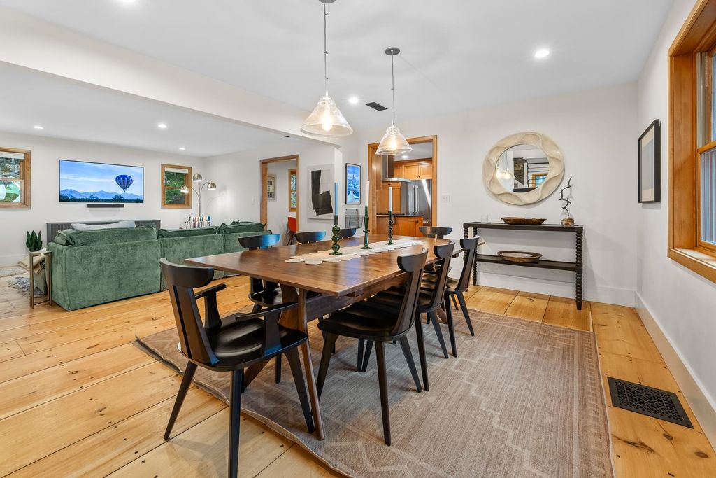 Image 13 of property listing at 1693 Five Corners Road, Thetford, VT 05074