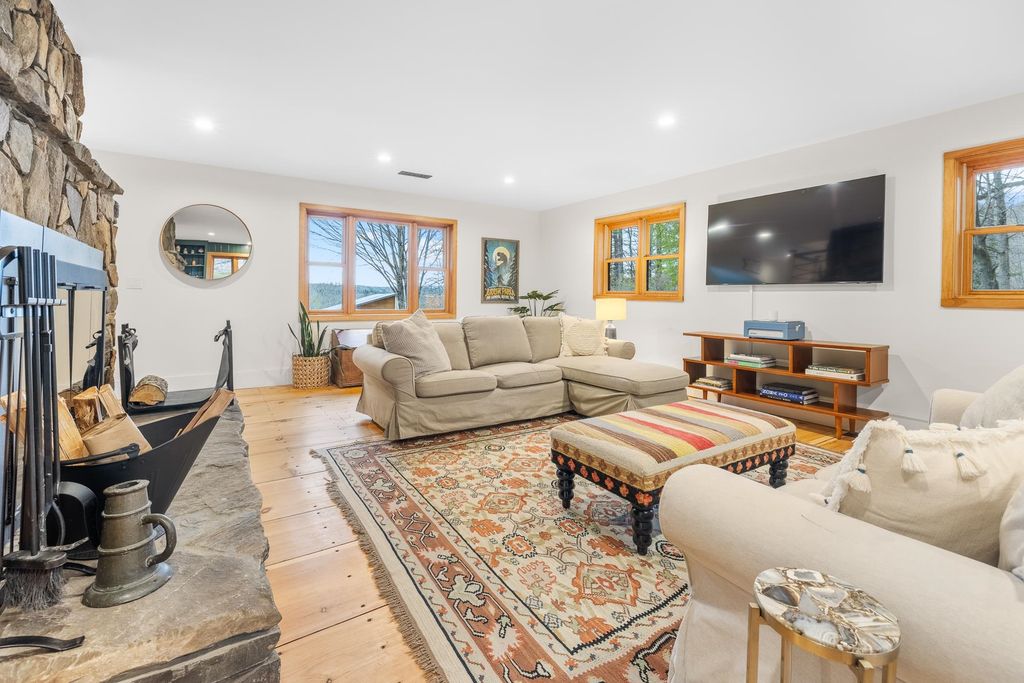 Image 19 of property listing at 1693 Five Corners Road, Thetford, VT 05074
