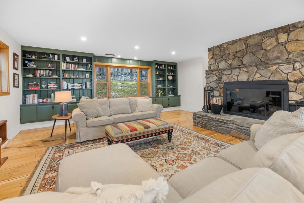 Image 20 of property listing at 1693 Five Corners Road, Thetford, VT 05074
