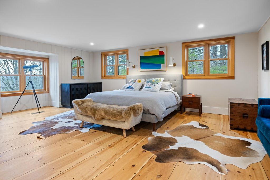 Image 32 of property listing at 1693 Five Corners Road, Thetford, VT 05074