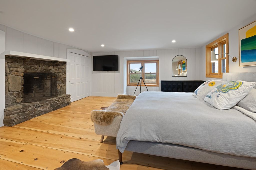 Image 33 of property listing at 1693 Five Corners Road, Thetford, VT 05074