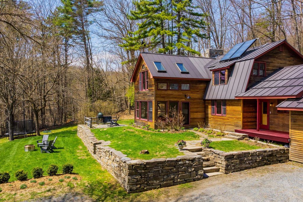 Image 47 of property listing at 1693 Five Corners Road, Thetford, VT 05074