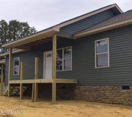 886 Old Federal Rd, Etowah, TN 37331