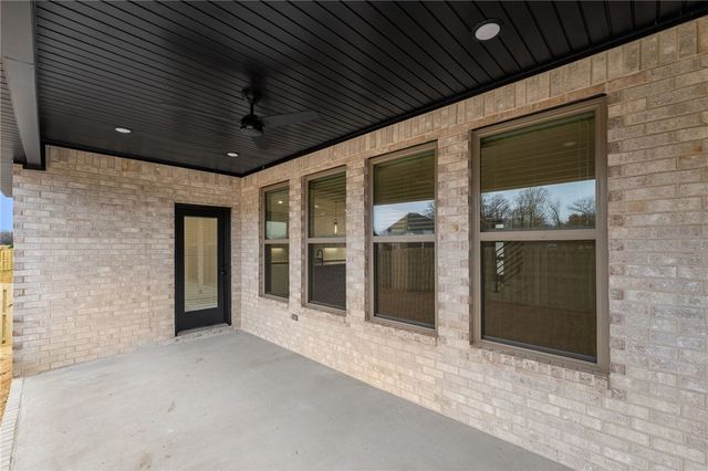 491 Silverview Avenue, Centerton, AR 72719