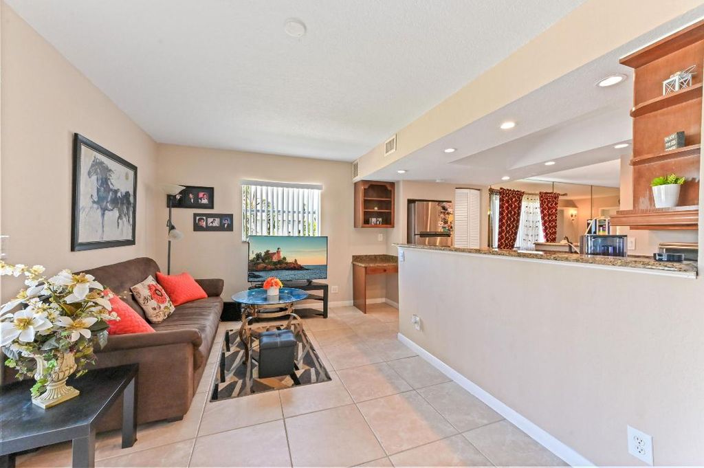 Image 11 of property listing at 262 Monaco F, Delray Beach, FL 33446