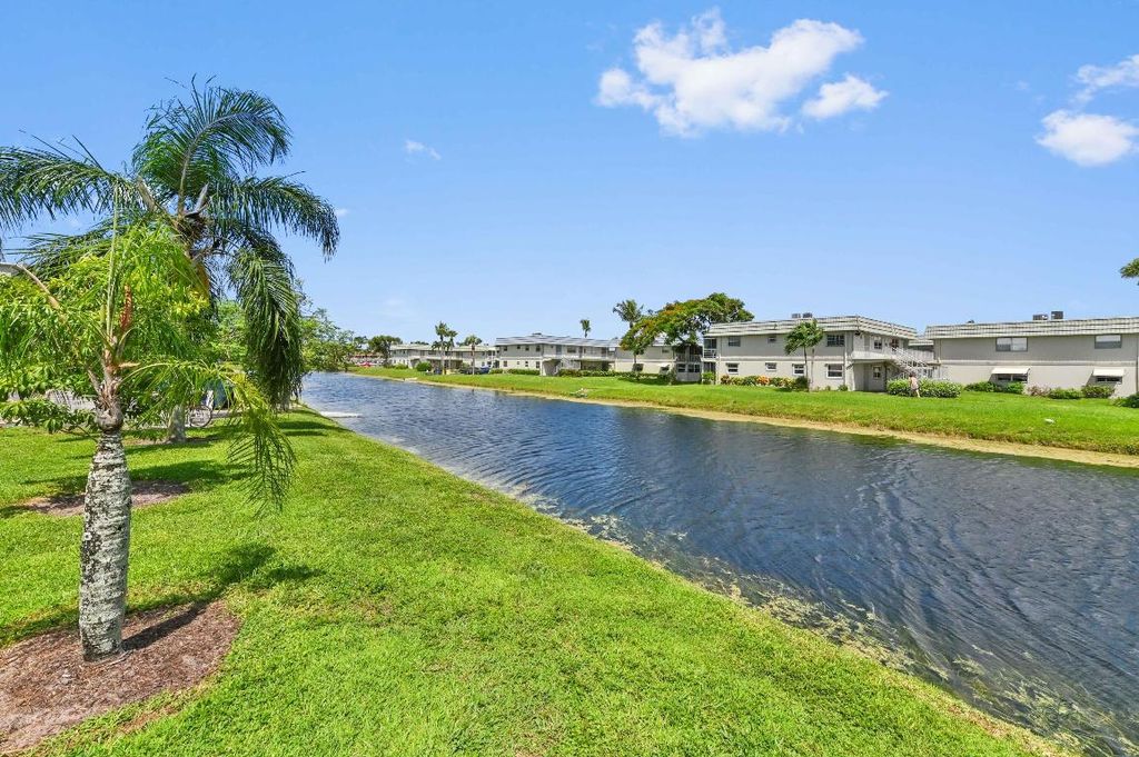 Image 2 of property listing at 262 Monaco F, Delray Beach, FL 33446