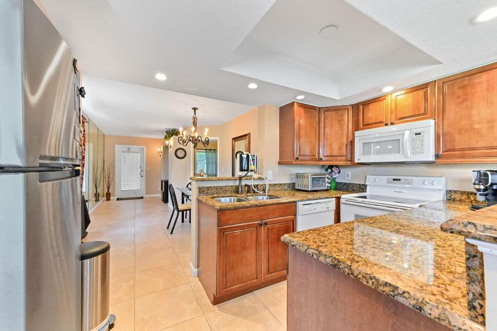 Image 6 of property listing at 262 Monaco F, Delray Beach, FL 33446