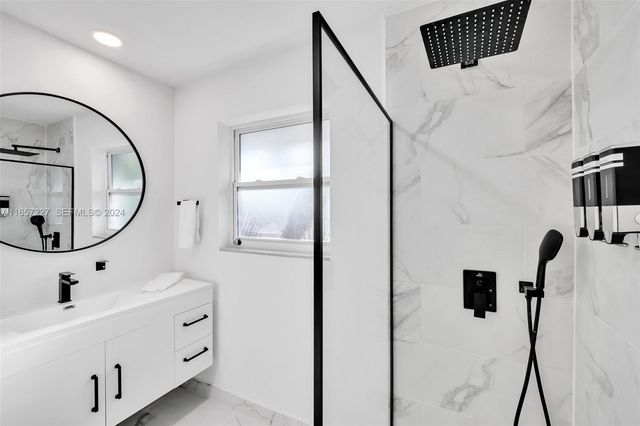 5830 NE 14th Road, Fort Lauderdale, FL 33334