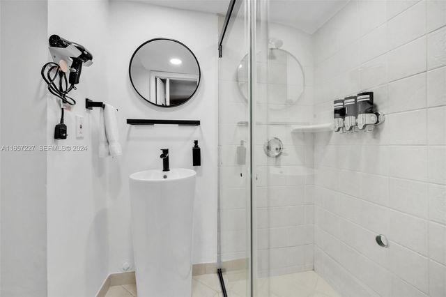 5830 NE 14th Road, Fort Lauderdale, FL 33334