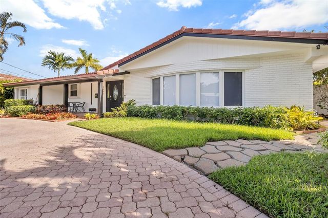 5830 NE 14th Road, Fort Lauderdale, FL 33334