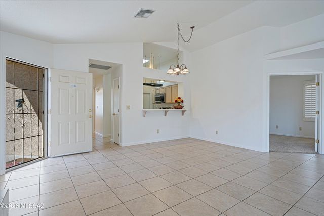 2610 W Chamberlain Street, Tucson, AZ 85745