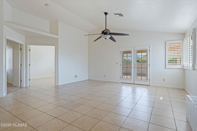 2610 W Chamberlain Street, Tucson, AZ 85745