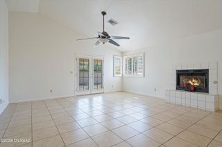 2610 W Chamberlain Street, Tucson, AZ 85745