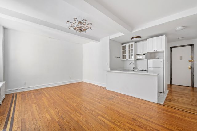 235 W 102nd St Apt 6D, New York City, NY 10025