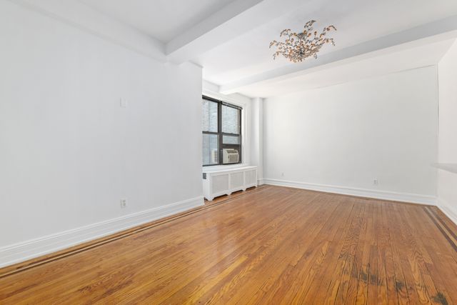 235 W 102nd St Apt 6D, New York City, NY 10025