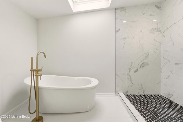 702 Gheens Ave, Louisville, KY 40214