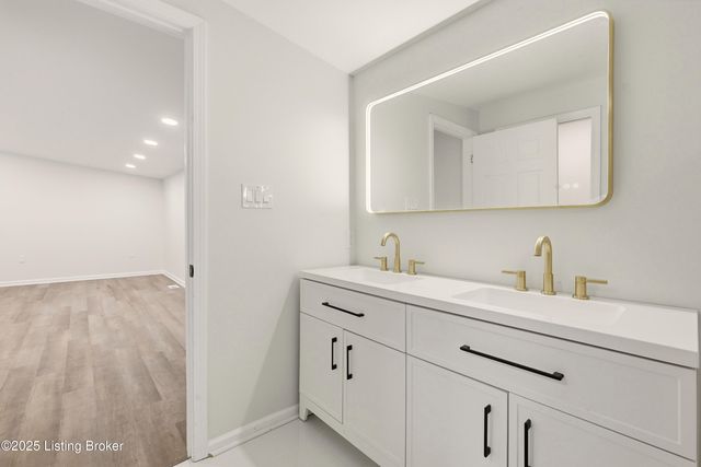 702 Gheens Ave, Louisville, KY 40214