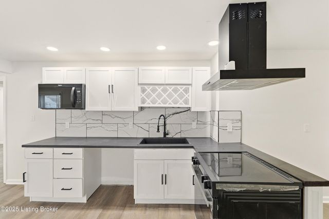 702 Gheens Ave, Louisville, KY 40214