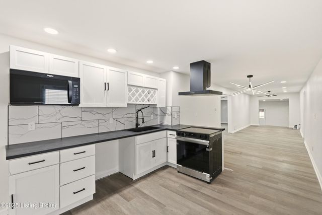 702 Gheens Ave, Louisville, KY 40214