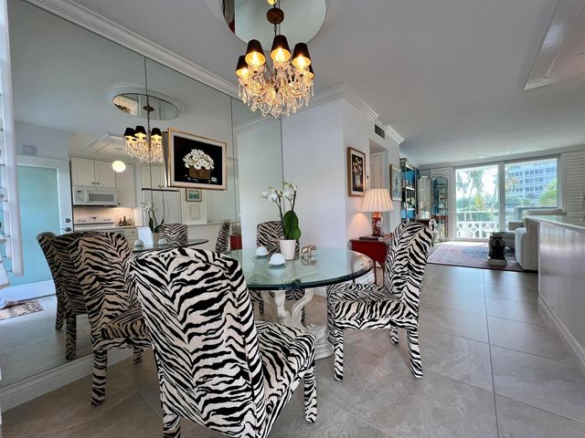 139 Sunrise Avenue 204, Palm Beach, FL 33480