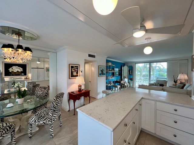139 Sunrise Avenue 204, Palm Beach, FL 33480