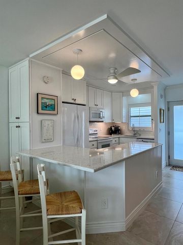 139 Sunrise Avenue 204, Palm Beach, FL 33480