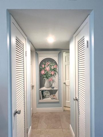 139 Sunrise Avenue 204, Palm Beach, FL 33480