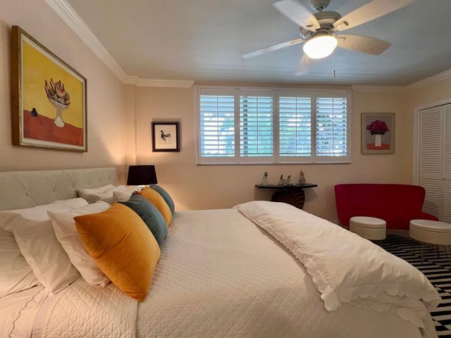 139 Sunrise Avenue 204, Palm Beach, FL 33480