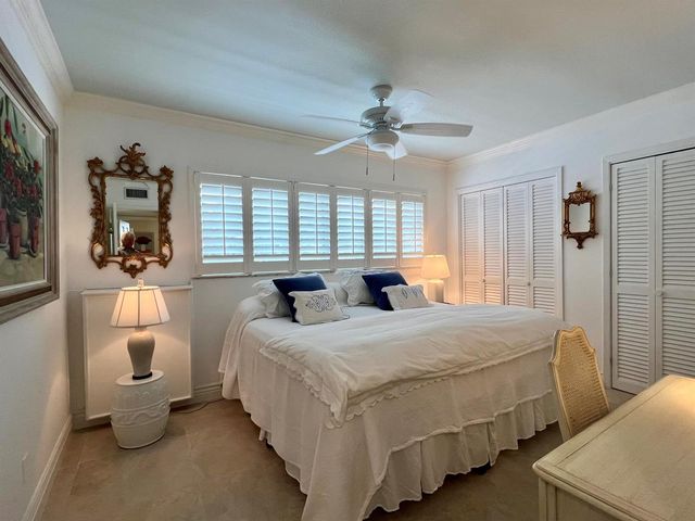 139 Sunrise Avenue 204, Palm Beach, FL 33480