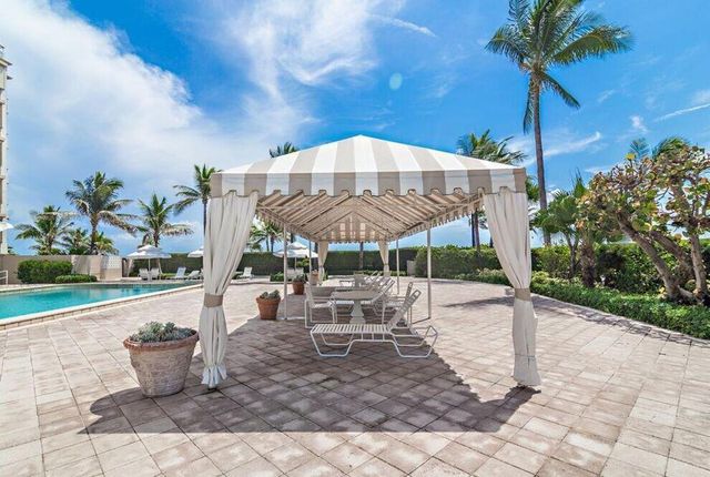 139 Sunrise Avenue 204, Palm Beach, FL 33480