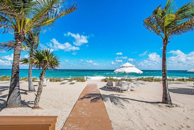139 Sunrise Avenue 204, Palm Beach, FL 33480