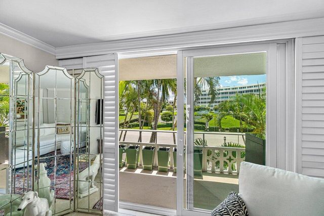 139 Sunrise Avenue 204, Palm Beach, FL 33480