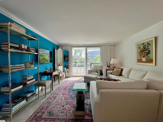 139 Sunrise Avenue 204, Palm Beach, FL 33480