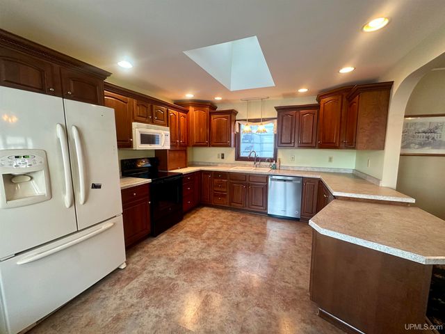 404 S 15th Street, Escanaba, MI 49829