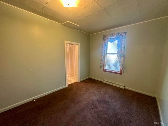 404 S 15th Street, Escanaba, MI 49829