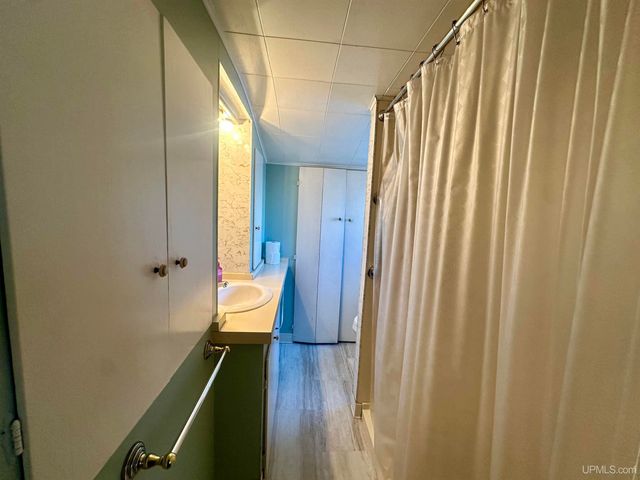 404 S 15th Street, Escanaba, MI 49829