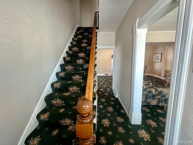 404 S 15th Street, Escanaba, MI 49829