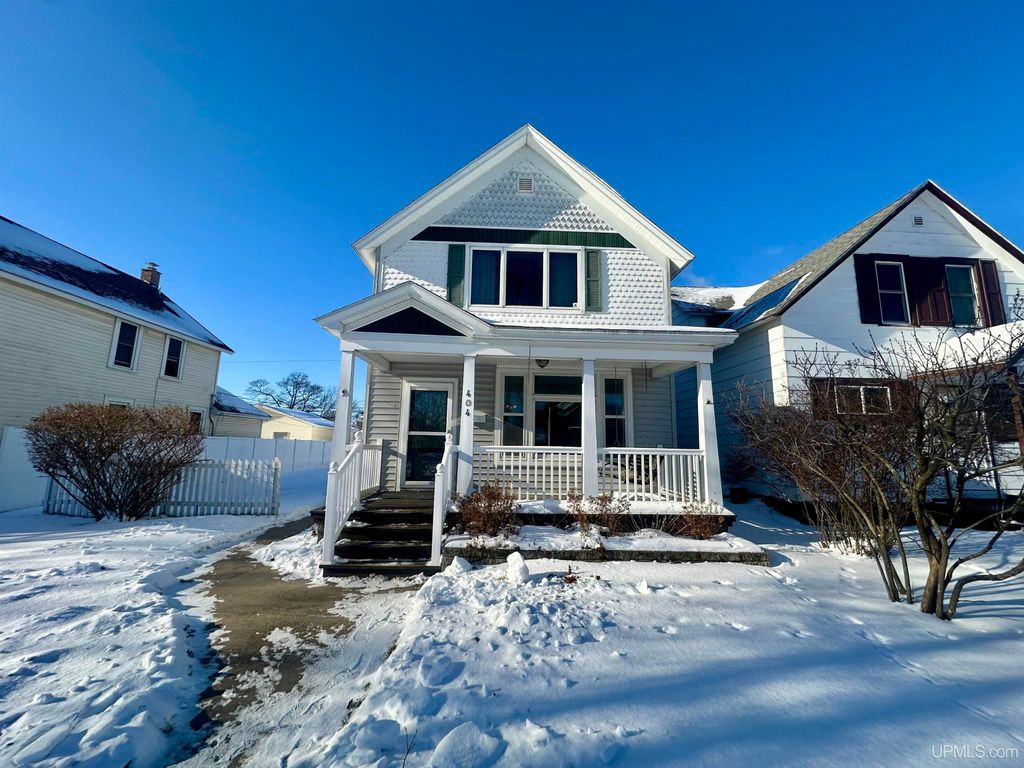 404 S 15th Street, Escanaba, MI 49829