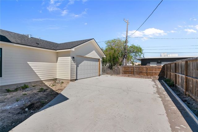 530 Cole St, Corpus Christi, TX 78404