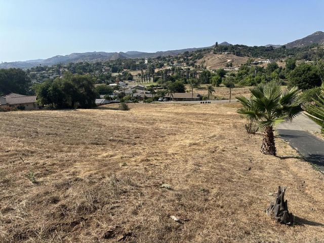 3009 Reed Rd., Escondido, CA 92027