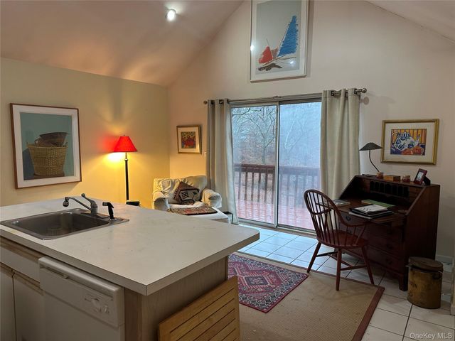 9 Woodview Way, Hampton Bays, NY 11946