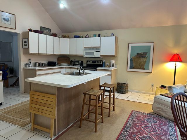 9 Woodview Way, Hampton Bays, NY 11946