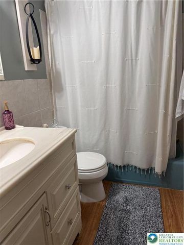 2820 Green Acres Drive, Salisbury Twp, PA 18103