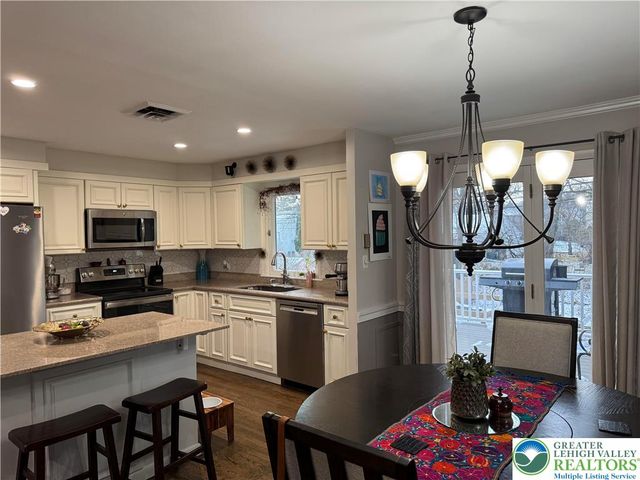 2820 Green Acres Drive, Salisbury Twp, PA 18103