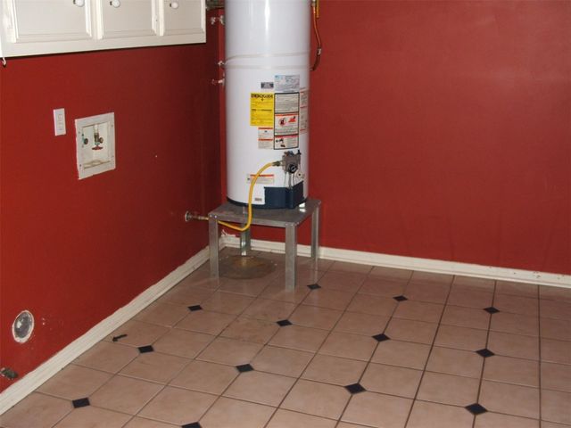 8231 Fernbrook Lane, Houston, TX 77070